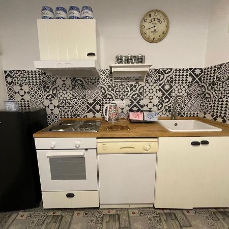 Back To The Past Apartment Olbia Bagian luar foto