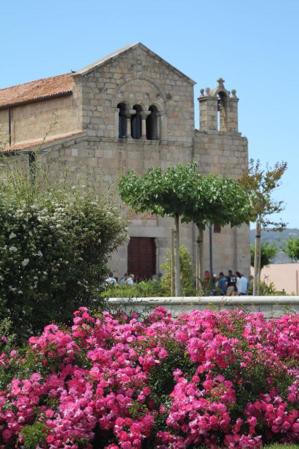 Back To The Past Apartment Olbia Bagian luar foto