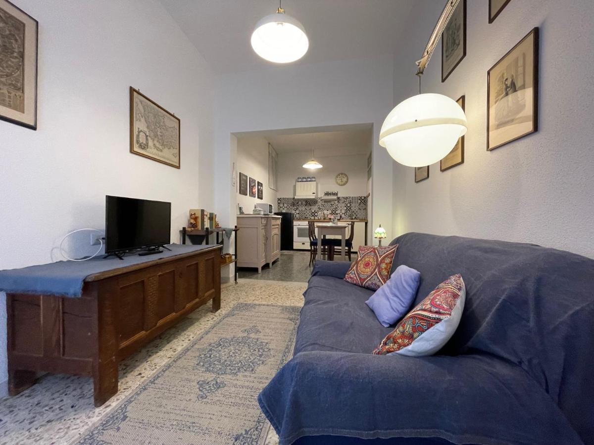 Back To The Past Apartment Olbia Bagian luar foto