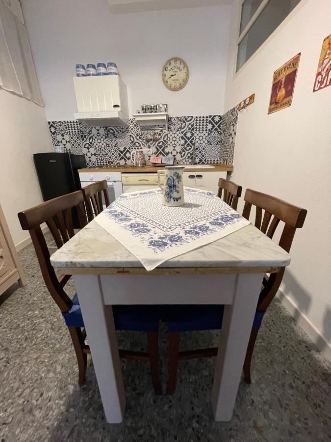 Back To The Past Apartment Olbia Bagian luar foto