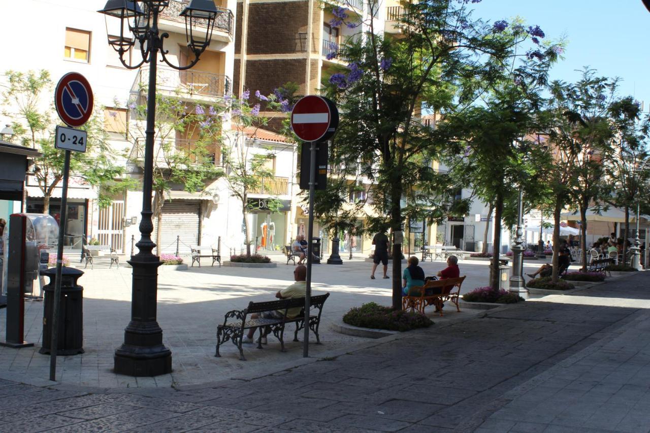 Back To The Past Apartment Olbia Bagian luar foto