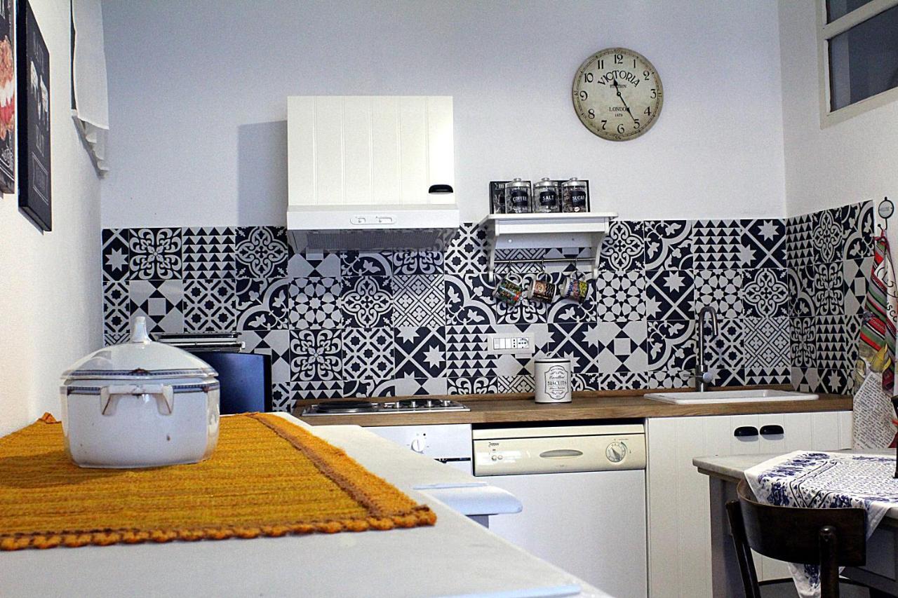 Back To The Past Apartment Olbia Bagian luar foto