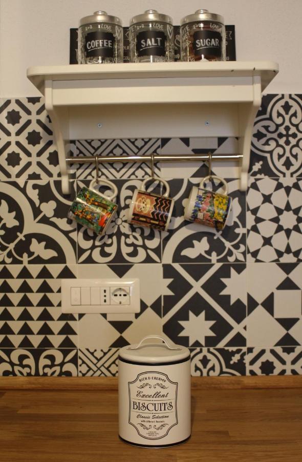Back To The Past Apartment Olbia Bagian luar foto